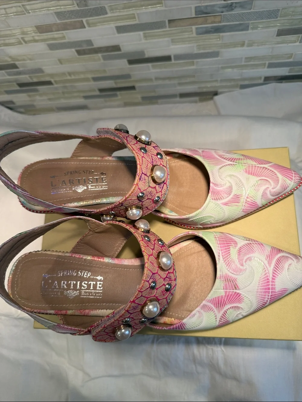 L'ATISTE Pastel Pink & Mint Pearl-Embellished Pointed Slingback Heels - Picture 6 of 6